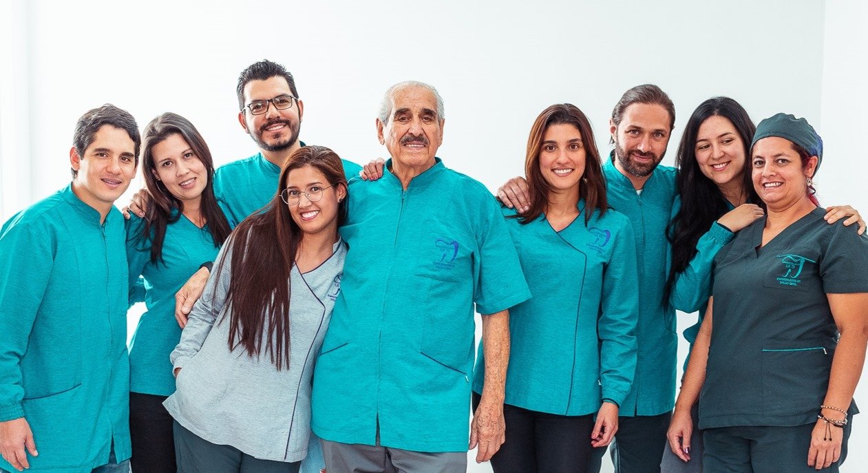 Equipo clínico de Odontólogos La 73 en la sede de Laureles, Medellín