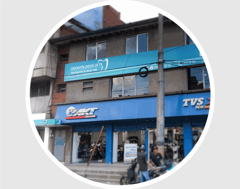 Fachada e instalaciones de Odontólogos La 73